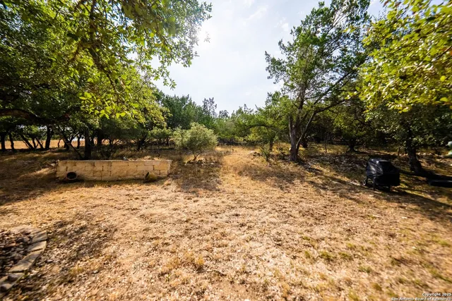 a view of entryway with a front door