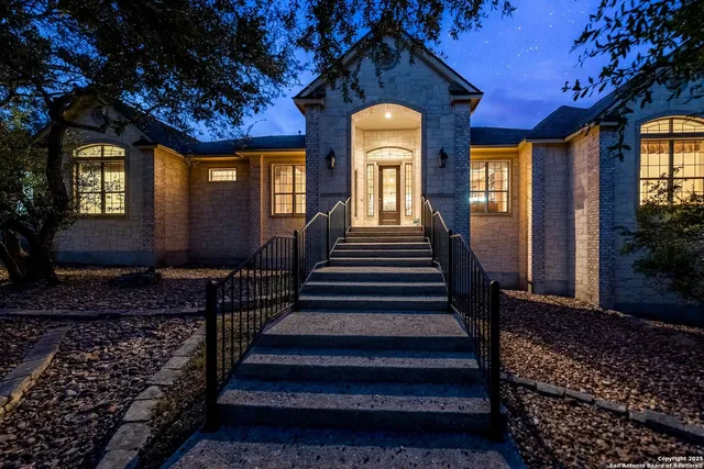 $860,000 | 130 Grey Mist, Spring Branch, TX 78070