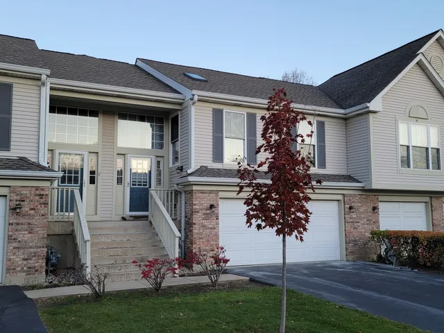 $3,000 | 2765 South Cedar Glen Drive, Arlington Heights, IL 60005