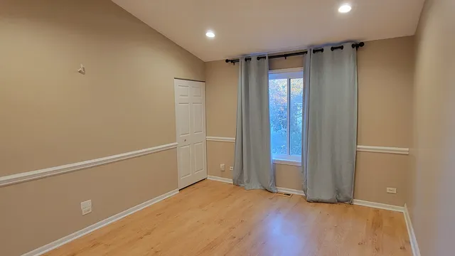 $3,000 | 2765 South Cedar Glen Drive, Arlington Heights, IL 60005