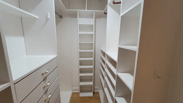 $3,000 | 2765 South Cedar Glen Drive, Arlington Heights, IL 60005