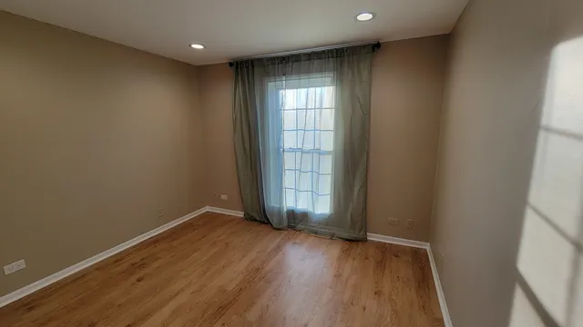 $3,000 | 2765 South Cedar Glen Drive, Arlington Heights, IL 60005