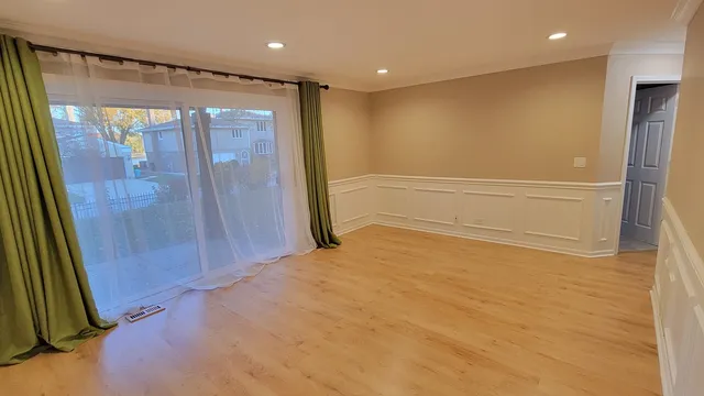 $3,000 | 2765 South Cedar Glen Drive, Arlington Heights, IL 60005