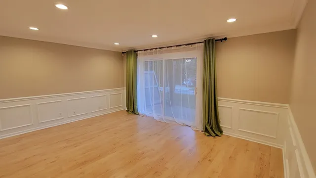 $3,000 | 2765 South Cedar Glen Drive, Arlington Heights, IL 60005