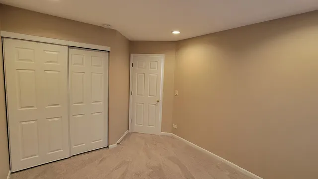 $3,000 | 2765 South Cedar Glen Drive, Arlington Heights, IL 60005