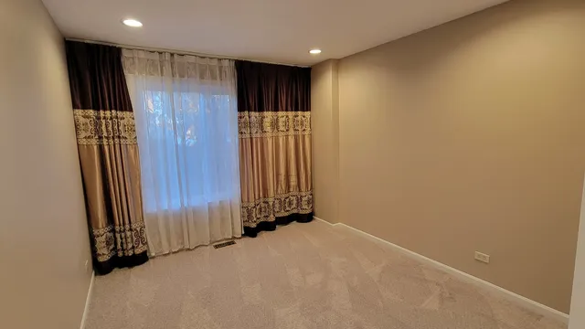 $3,000 | 2765 South Cedar Glen Drive, Arlington Heights, IL 60005