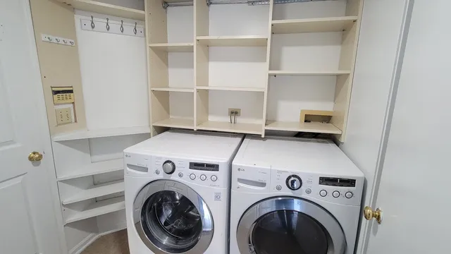 $3,000 | 2765 South Cedar Glen Drive, Arlington Heights, IL 60005