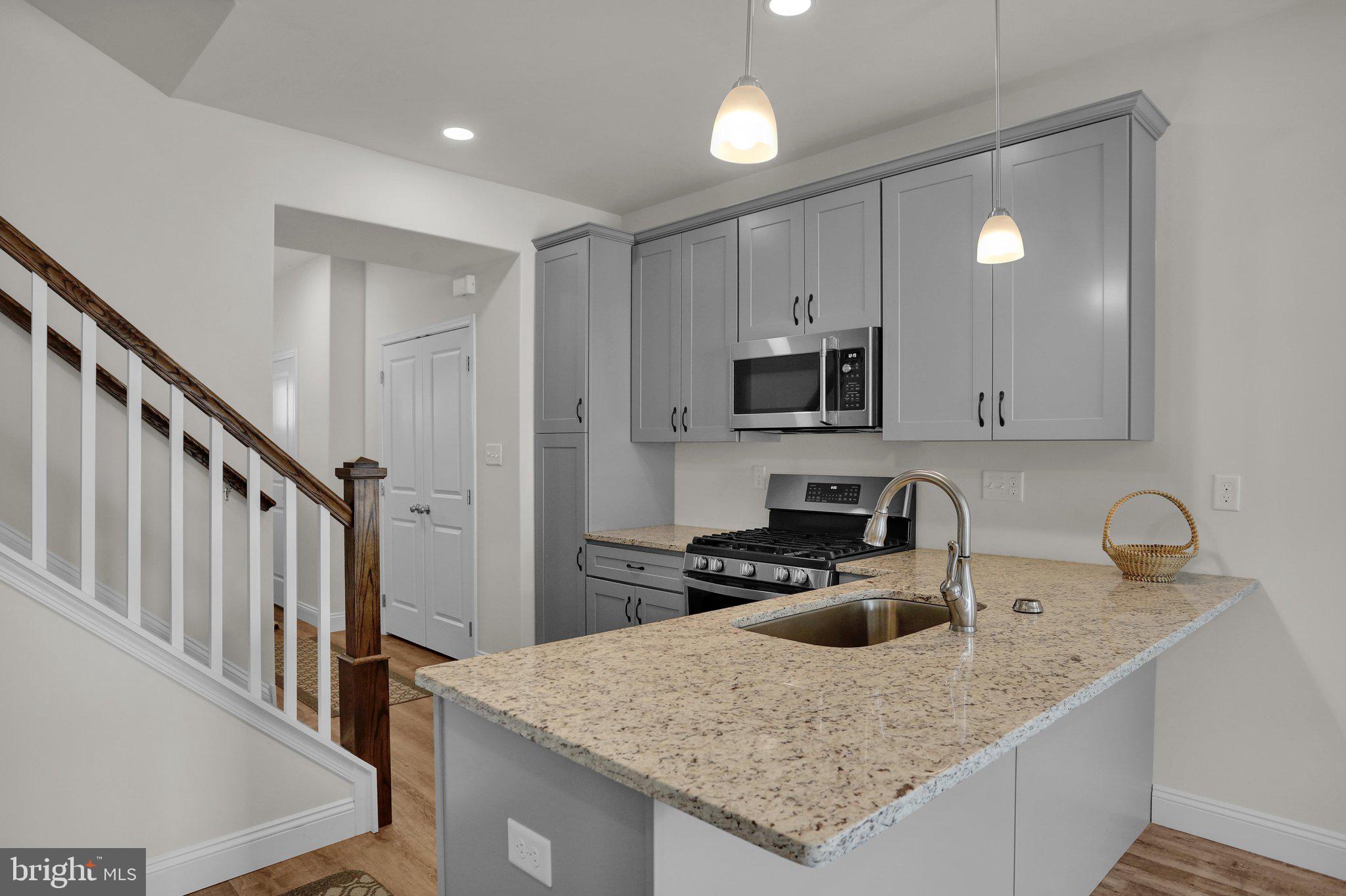 28 Hubbardton Court Sinking Spring, PA 19608 - Photo 6 of 34 E26A5926