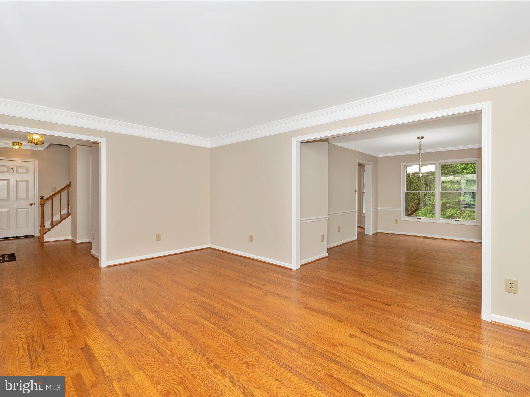 18908 Falling Star Road Germantown, MD 20874 - Photo 14 of 70 Living Room