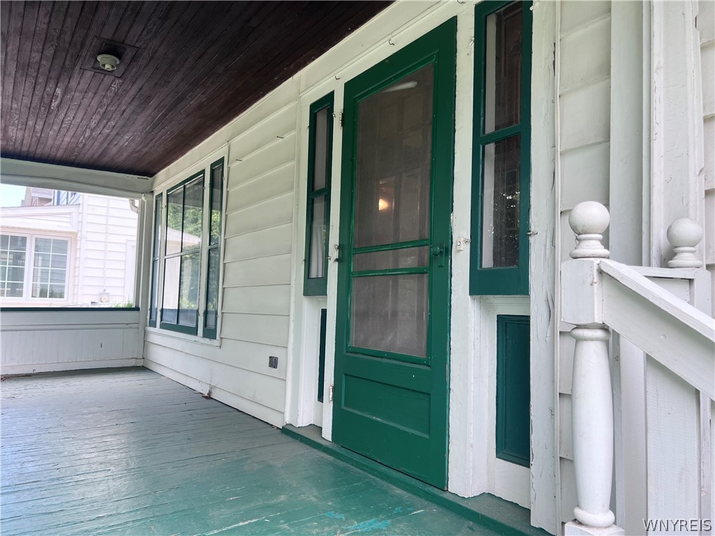 199 Potters Road Buffalo, NY 14220 - Photo 28 of 31 Front porch