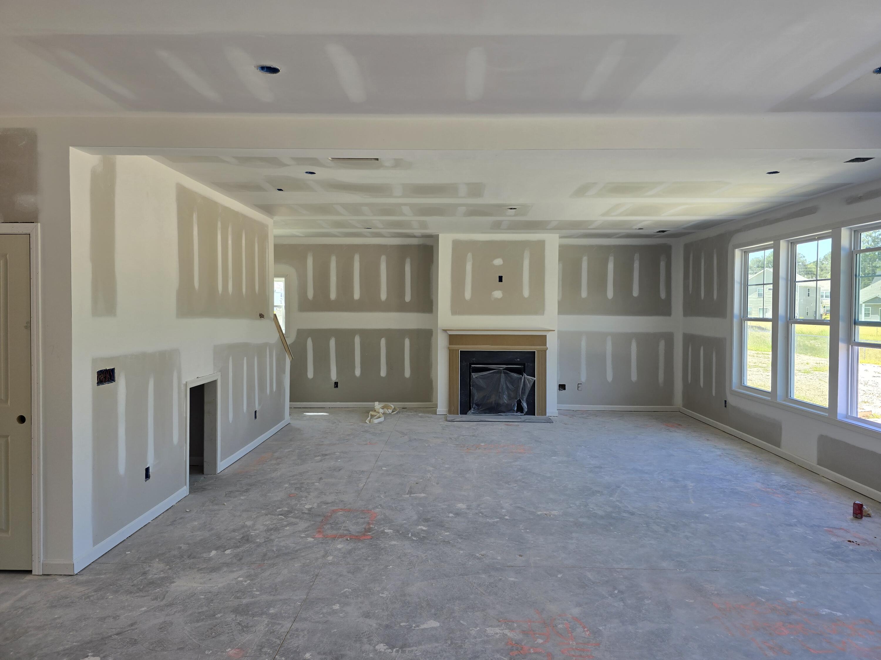 327 Suncrest Court Augusta, GA 30906 - Photo 5 of 26 20250909_143038