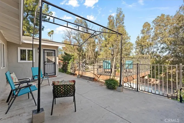 $858,000 | 5940 Ave Juan Bautista, Jurupa Valley, CA 92509