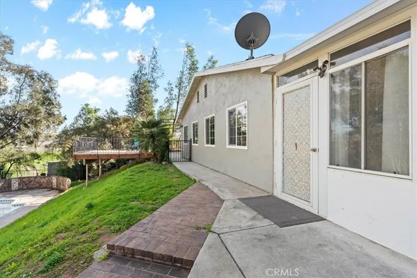 $838,000 | 5940 Ave Juan Bautista, Jurupa Valley, CA 92509