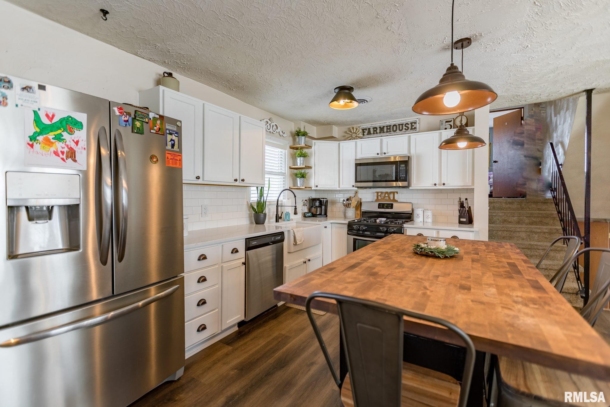 14005 140 Avenue West Taylor Ridge, IL 61284 - Photo 5 of 17 Gallery Image 5