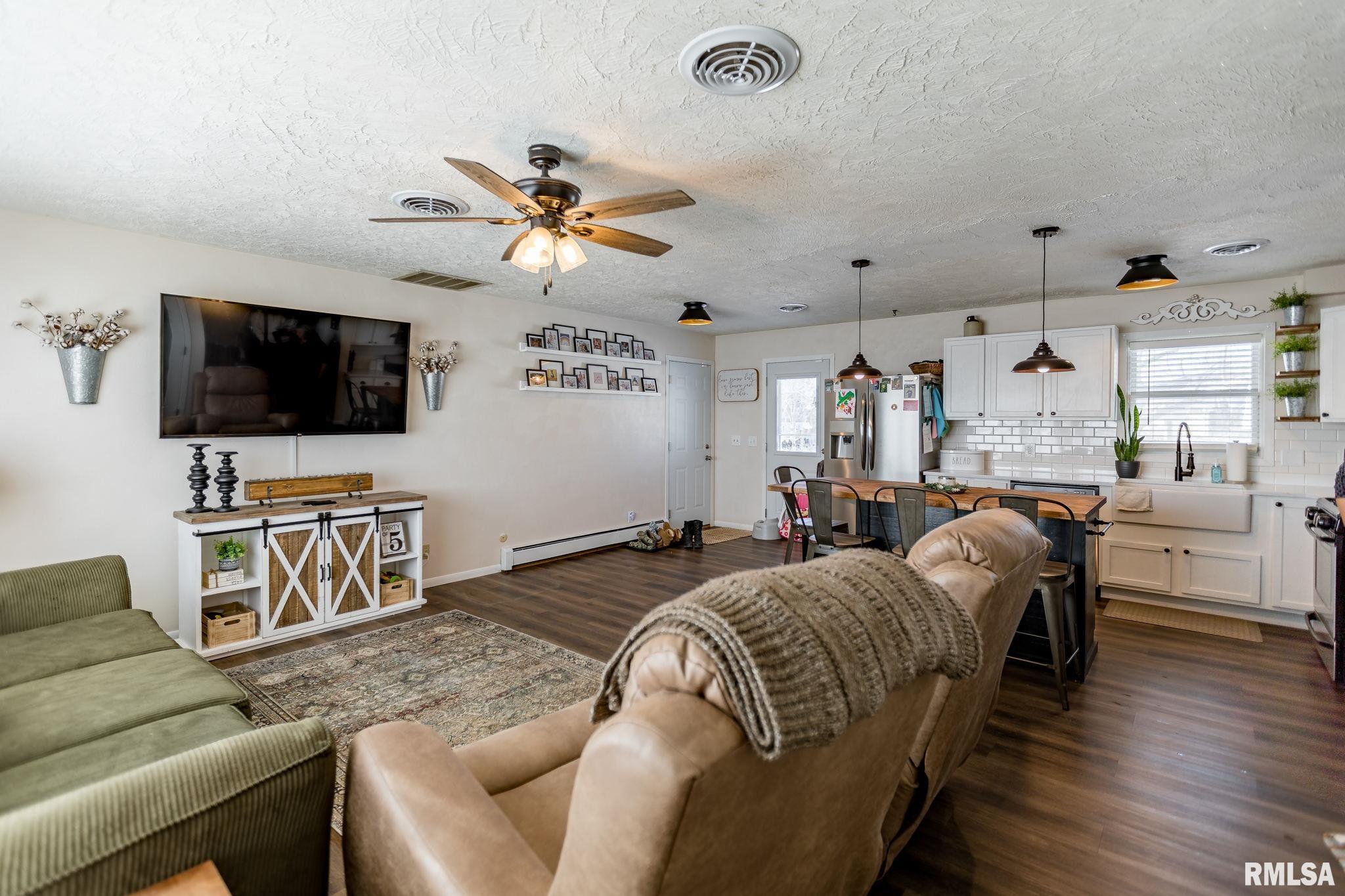 14005 140 Avenue West Taylor Ridge, IL 61284 - Photo 8 of 17 Gallery Image 8