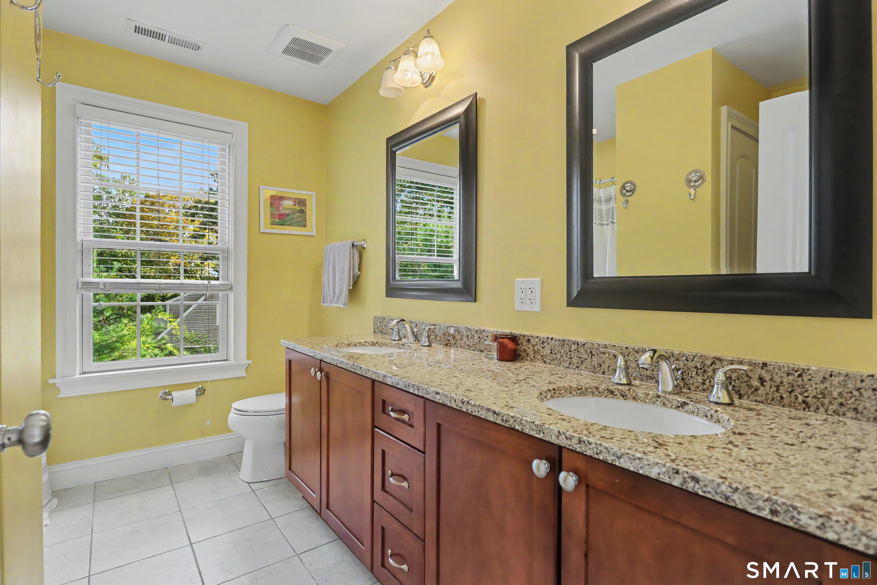 218 Stonehouse Road Trumbull, CT 06611 - Photo 16 of 27 Upper level full bathroom