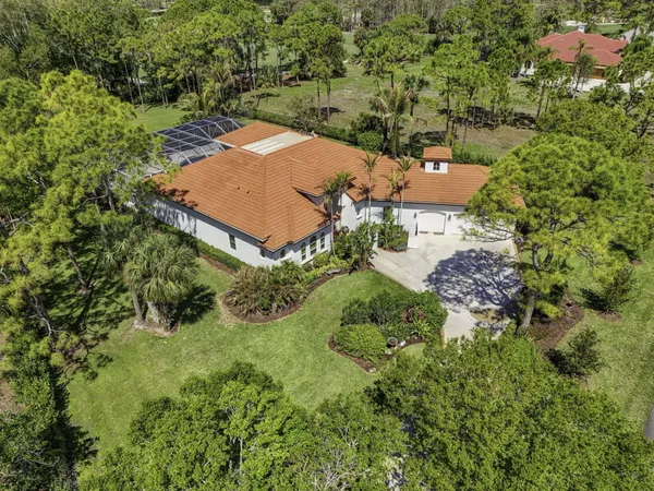 $2,000,000 | 18764 Southeast Old Trail Drive, Jupiter, FL 33478