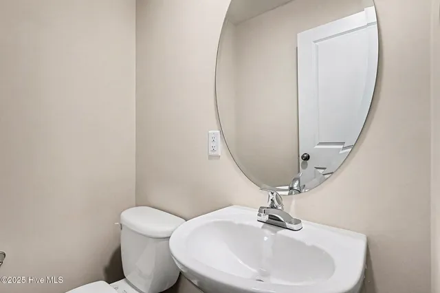 $324,950 | 12 East Emily Gardens Drive, Selma, NC 27576