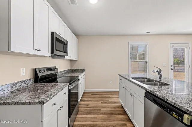 $324,950 | 12 East Emily Gardens Drive, Selma, NC 27576