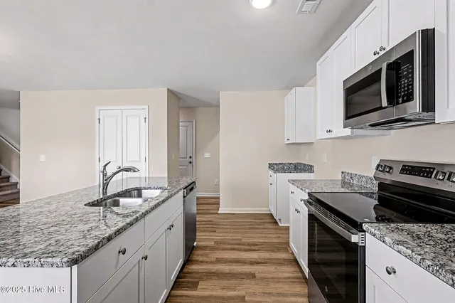 $324,950 | 12 East Emily Gardens Drive, Selma, NC 27576