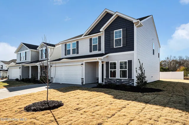 $324,950 | 12 East Emily Gardens Drive, Selma, NC 27576