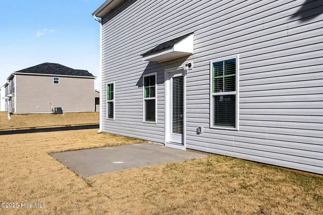 $324,950 | 12 East Emily Gardens Drive, Selma, NC 27576