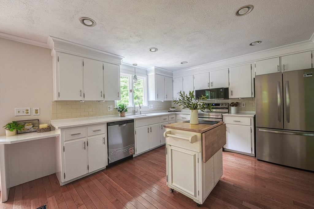 45 Neck Hill Road Mendon, MA 01756 - Photo 9 of 33 Gallery Image 9