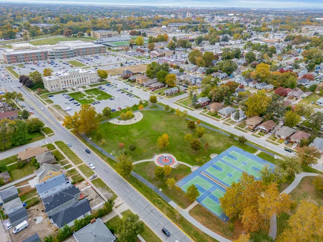 $219,900 | 904 Field Street, Hammond, IN 46320