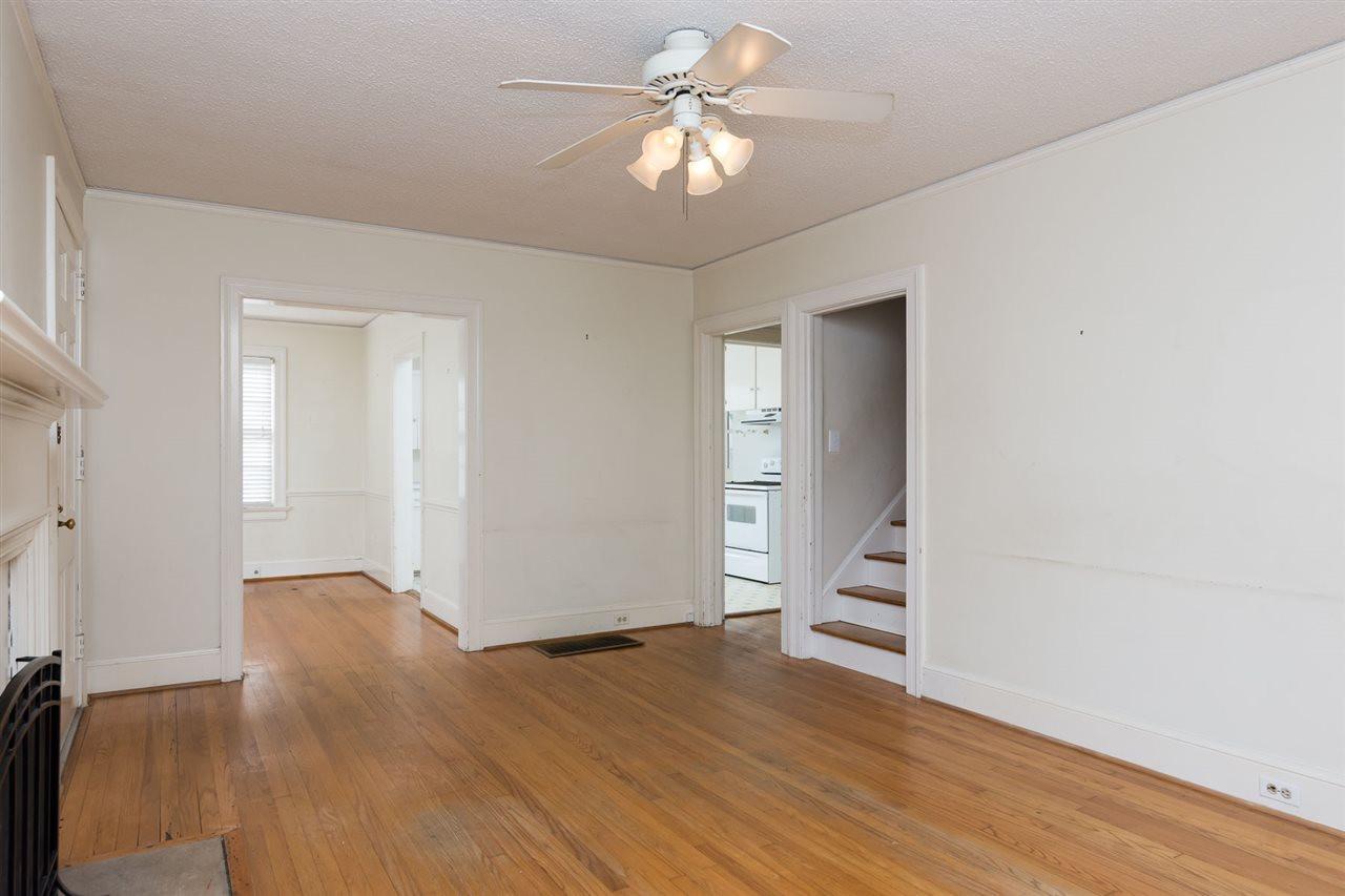 523 Elm Street Raleigh, NC 27604 - Photo 6 of 22 Living Room
