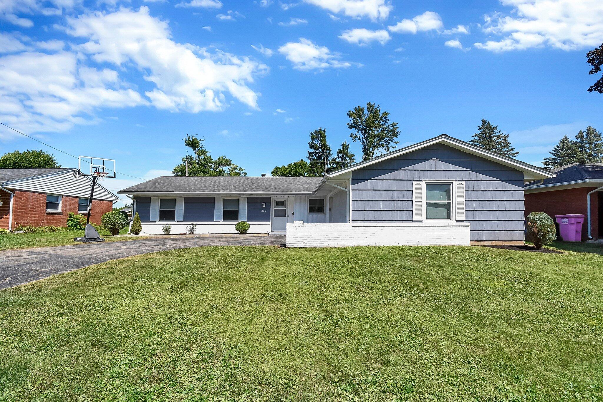 202 Hampton Road Mansfield, OH 44904 - Photo 2 of 25 2-web-or-mls-202-hampton-rd