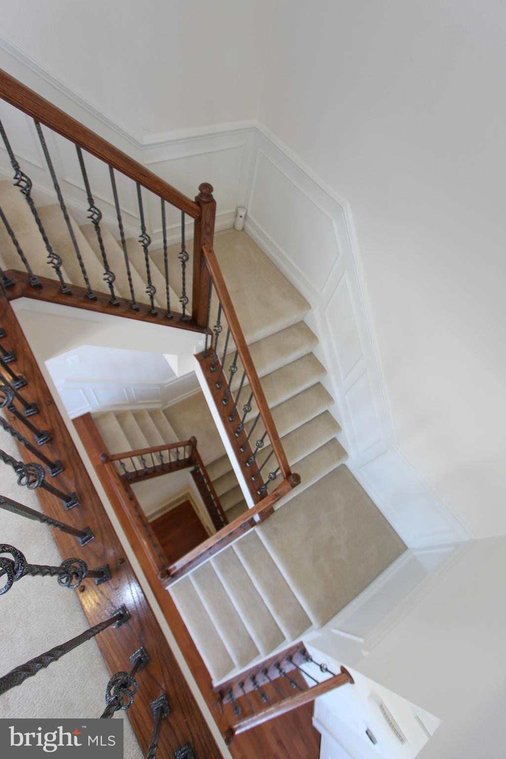 22629 Hawkbill Square Ashburn, VA 20148 - Photo 27 of 30 a view of an roof deck