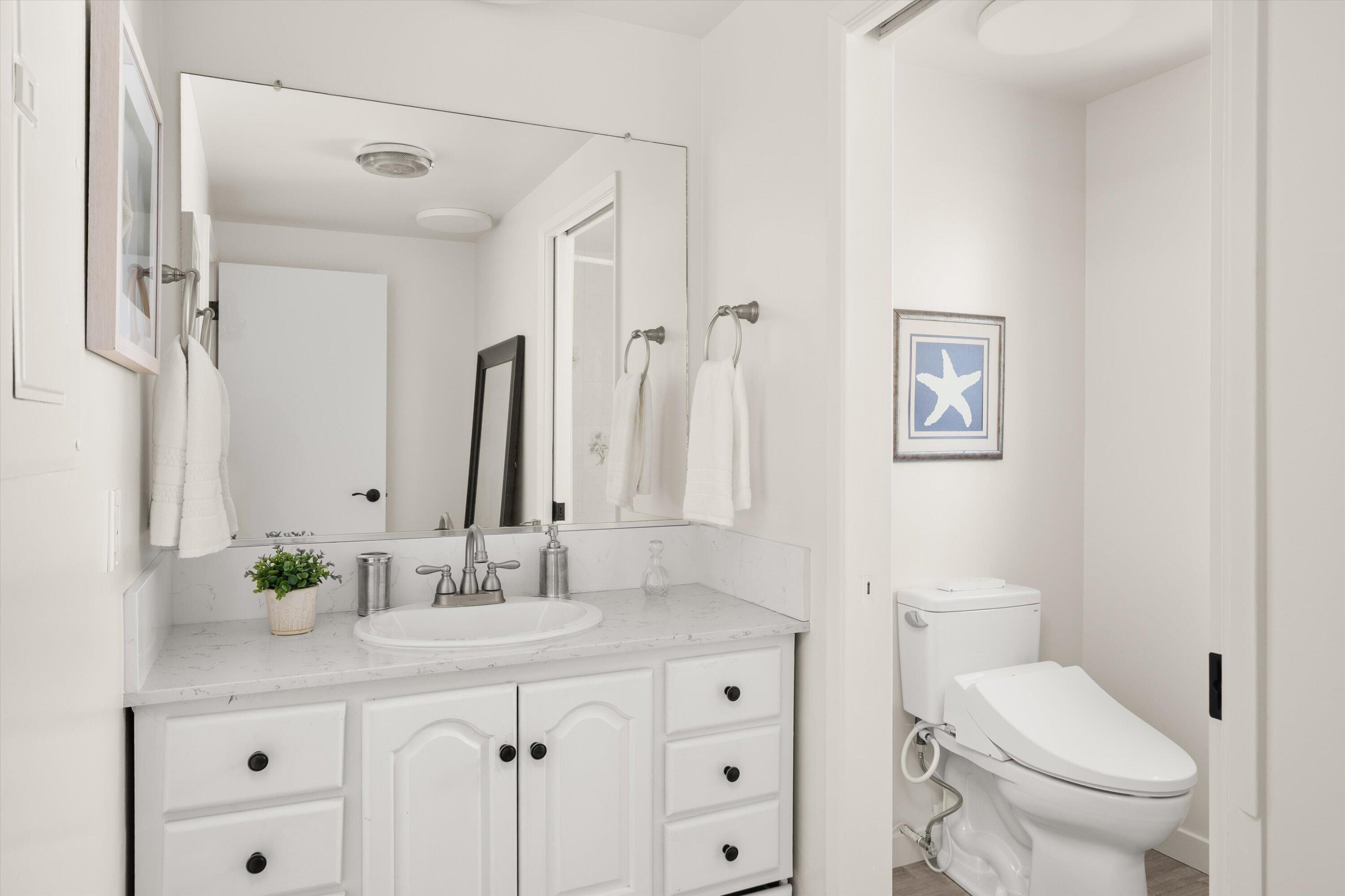 5820 Encina Road, Unit 1 Goleta, CA 93117 - Photo 12 of 21 Bathroom