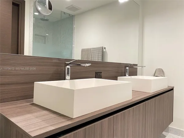 a close view of sink and tap