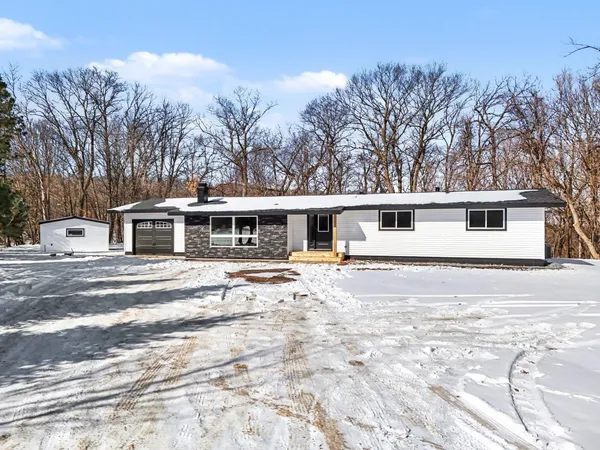$395,000 | 454 Country View Lane, Le Sueur, MN 56058