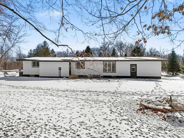 $395,000 | 454 Country View Lane, Le Sueur, MN 56058