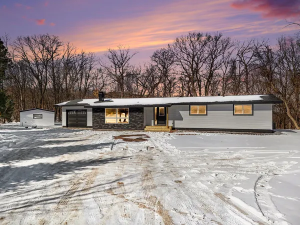 $395,000 | 454 Country View Lane, Le Sueur, MN 56058