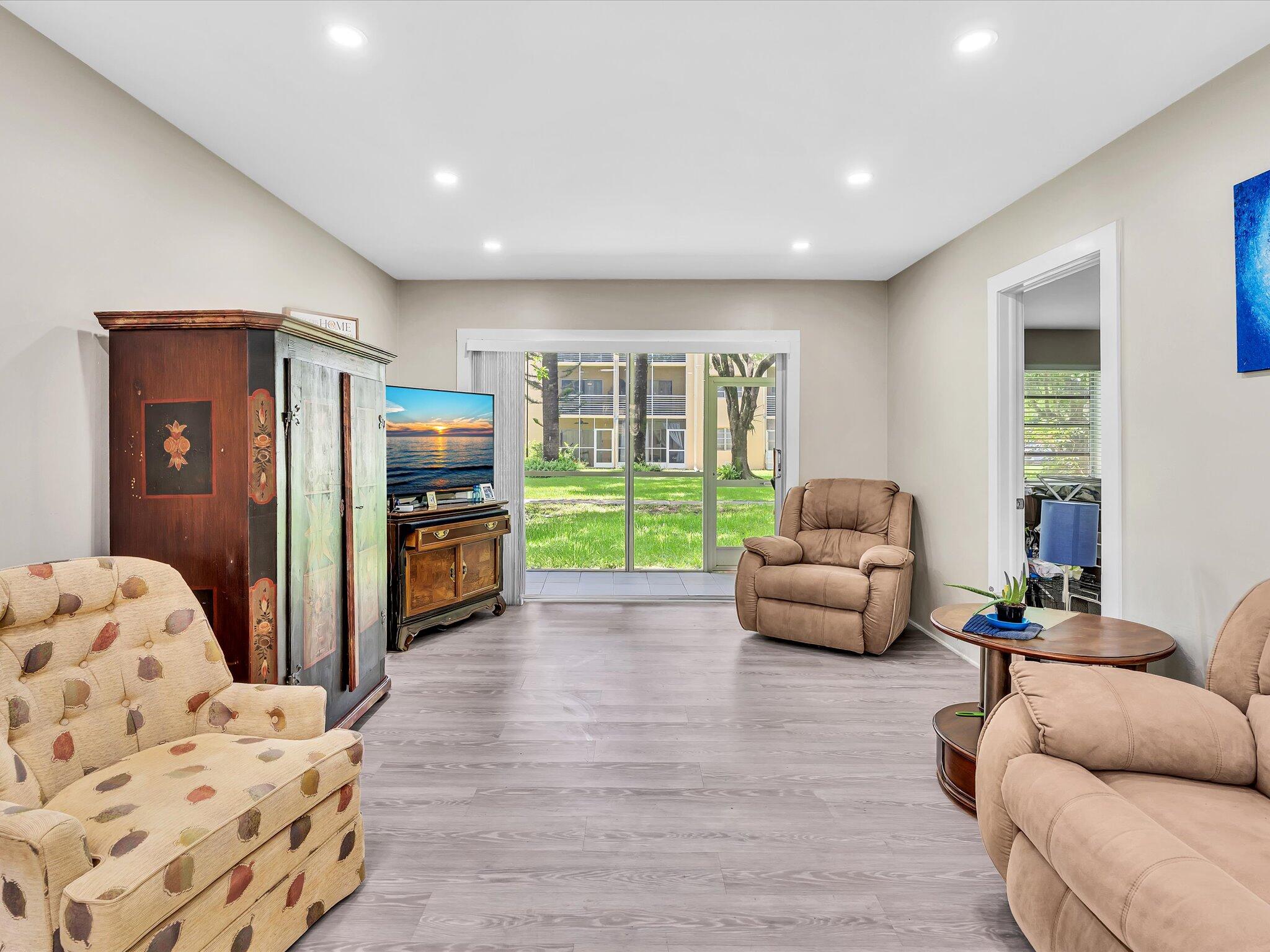 100 Ashbury Road, Unit 103 Hollywood, FL 33024 - Photo 19 of 39 18-FPP00091