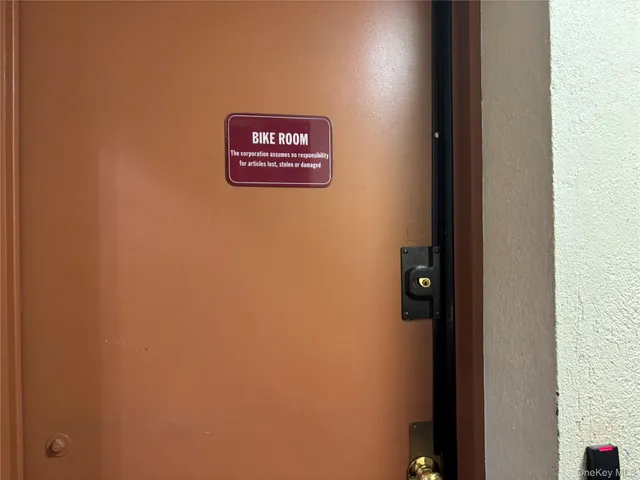 $218,000 | 315 West 232nd Street, Unit 2M | Kingsbridge