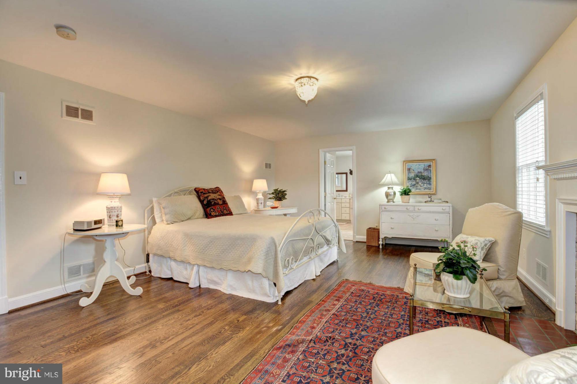 3604 Cardiff Road Chevy Chase, MD 20815 - Photo 21 of 26 Bedroom (Master)
