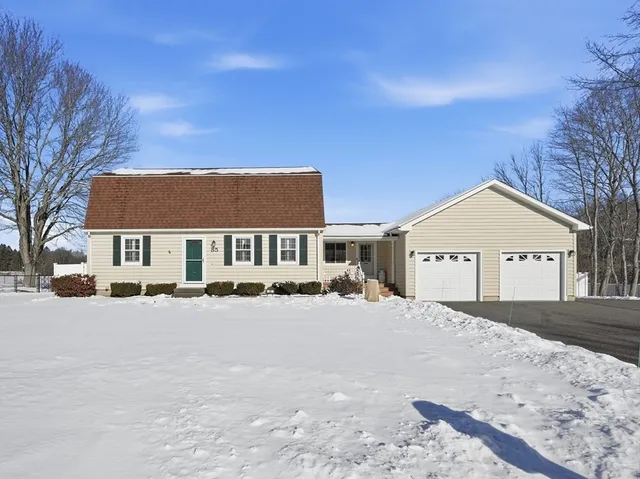 $512,500 | 85 Red Fox Drive, Feeding Hills, MA 01030