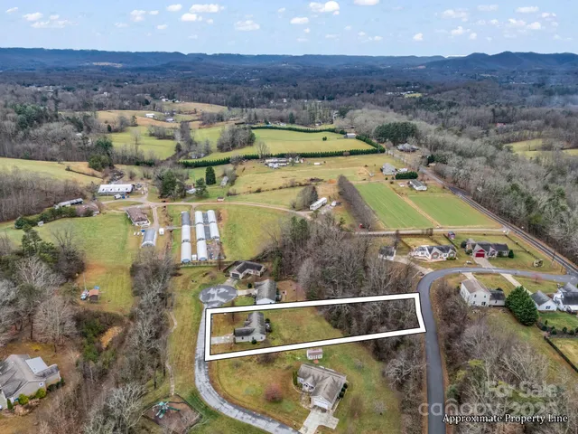 a view of a house with outdoor space