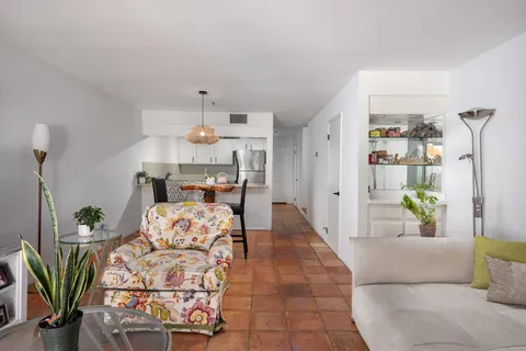 $299,900 | 280 South Avenida Caballeros, Unit 214, Palm Springs, CA 92262