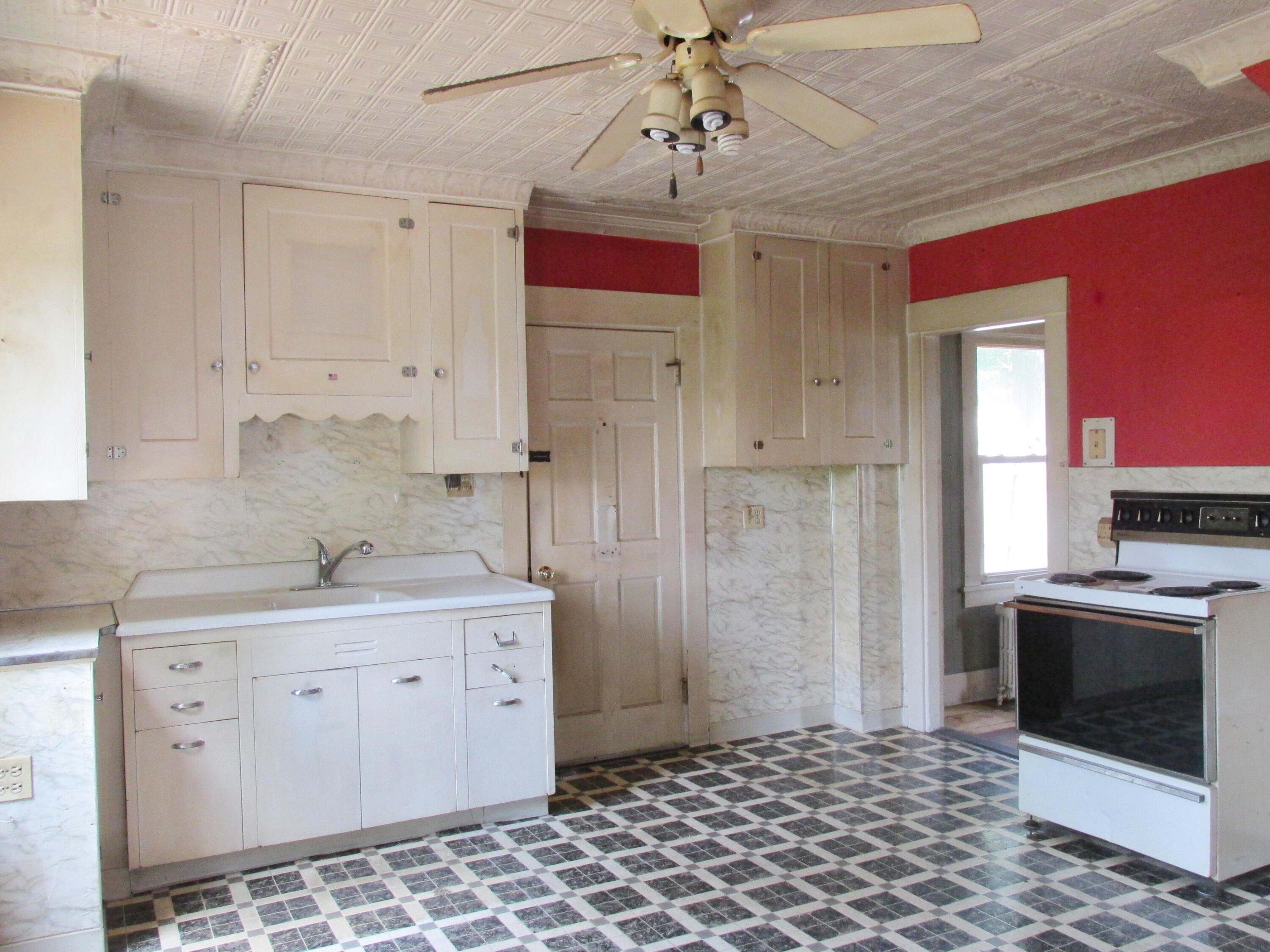 4 George Street Sanford, ME 04083 - Photo 8 of 13 2025-06-12 10.51.04