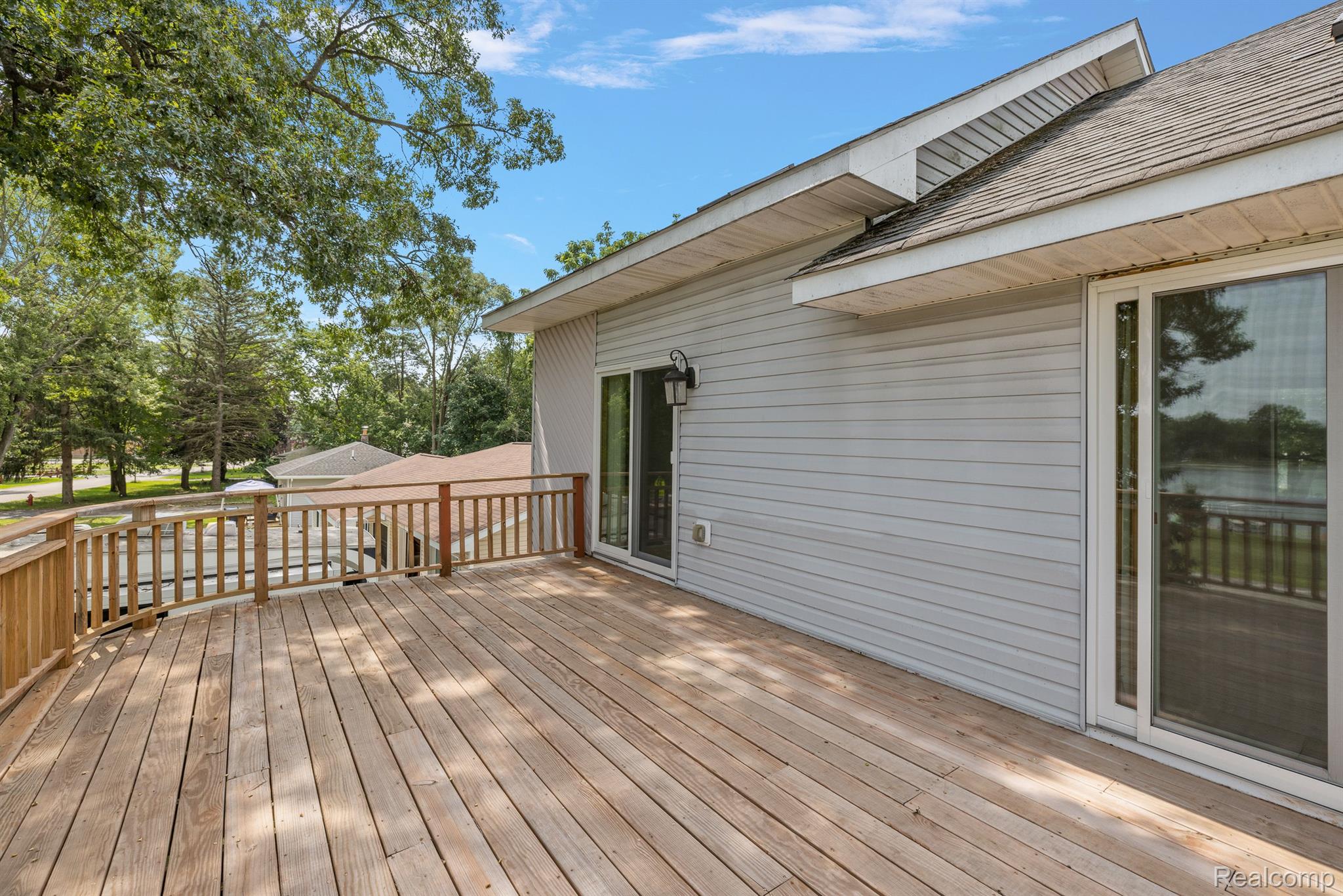 176 Crescent Road Waterford, MI 48327 - Photo 35 of 61 Second story deck