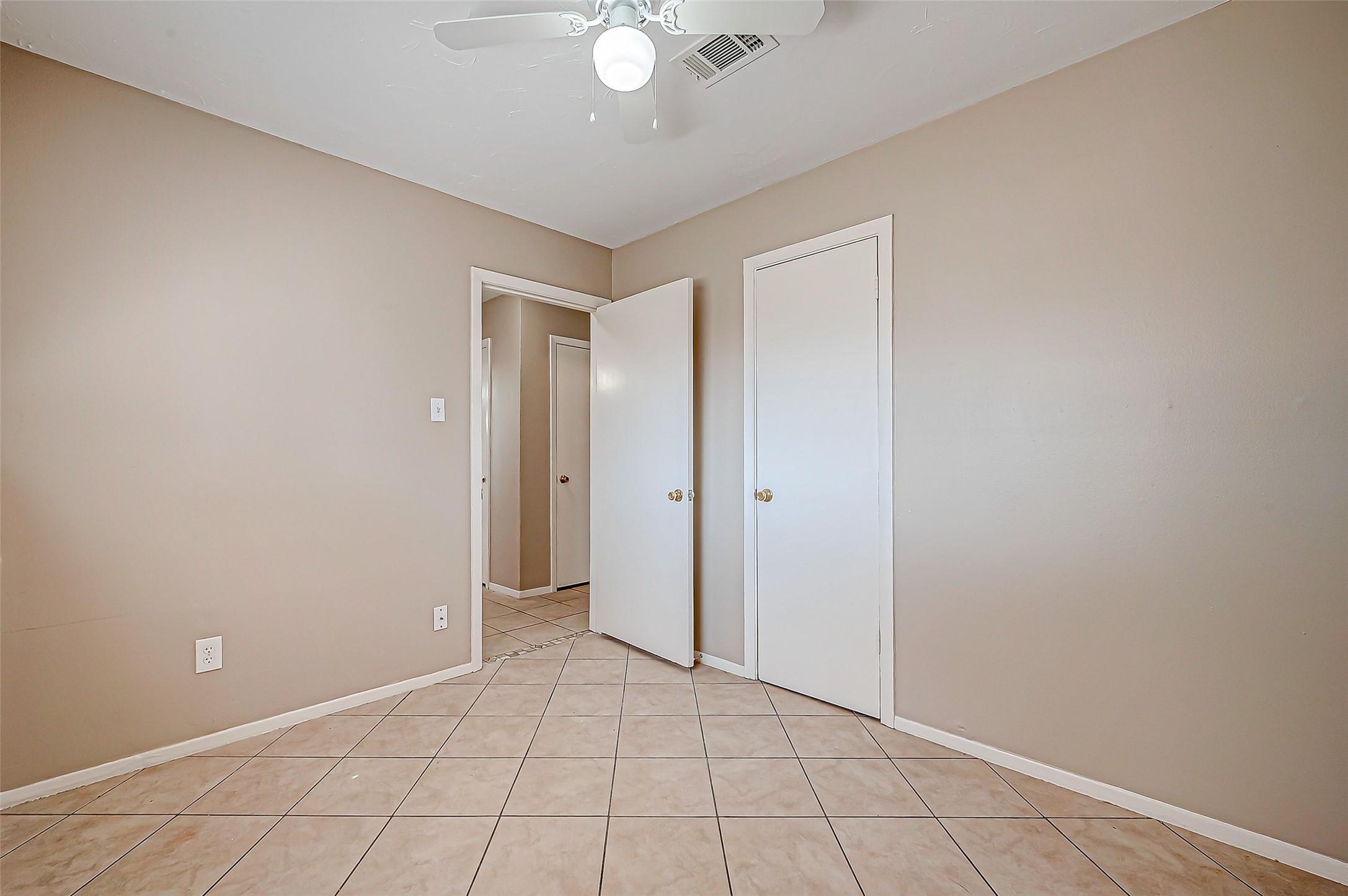 7027 Inkberry Drive Houston, TX 77092 - Photo 21 of 37