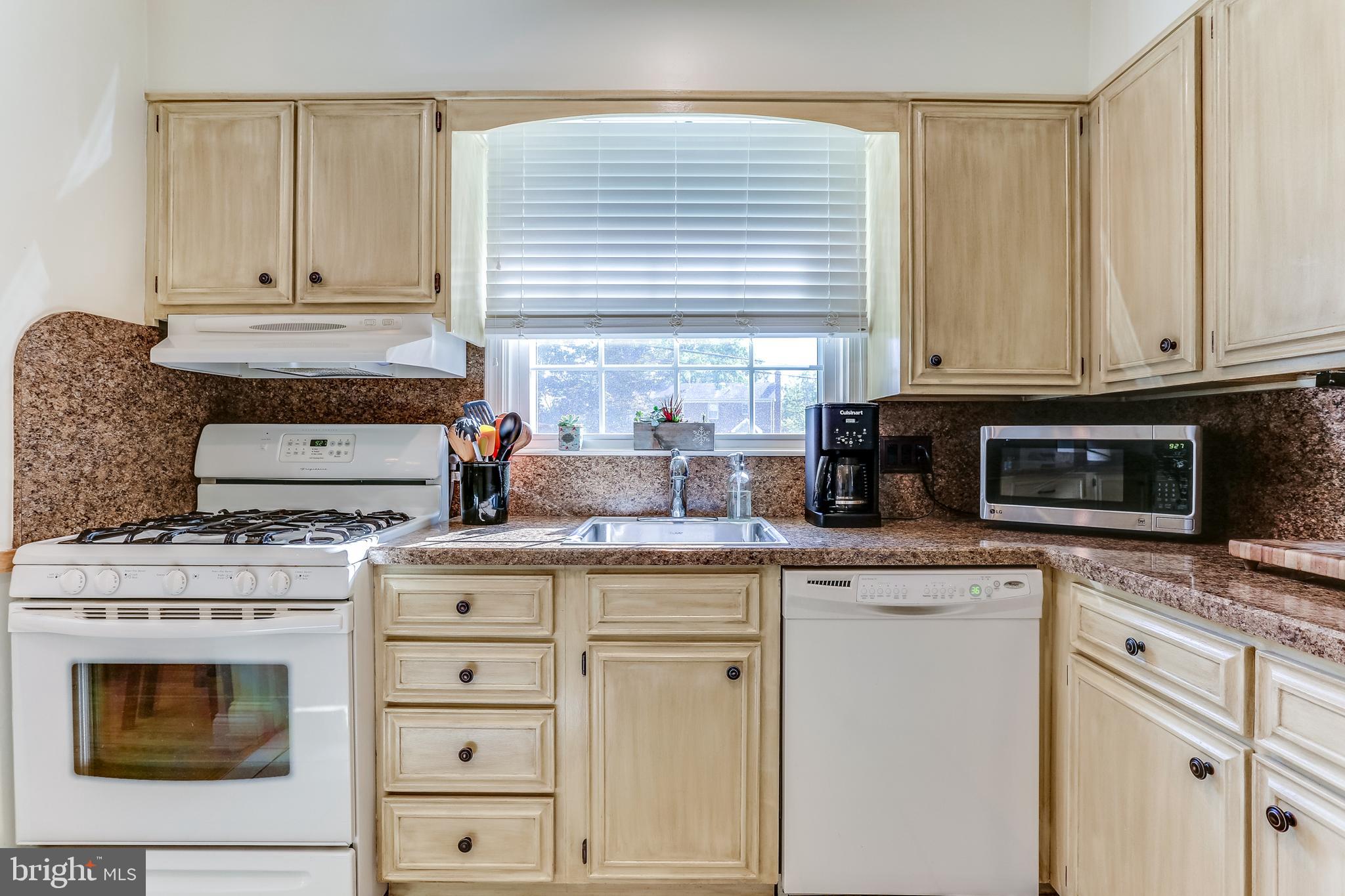 8209 Yarborough Road Baltimore, MD 21204 - Photo 14 of 33 Eat In Kitchen