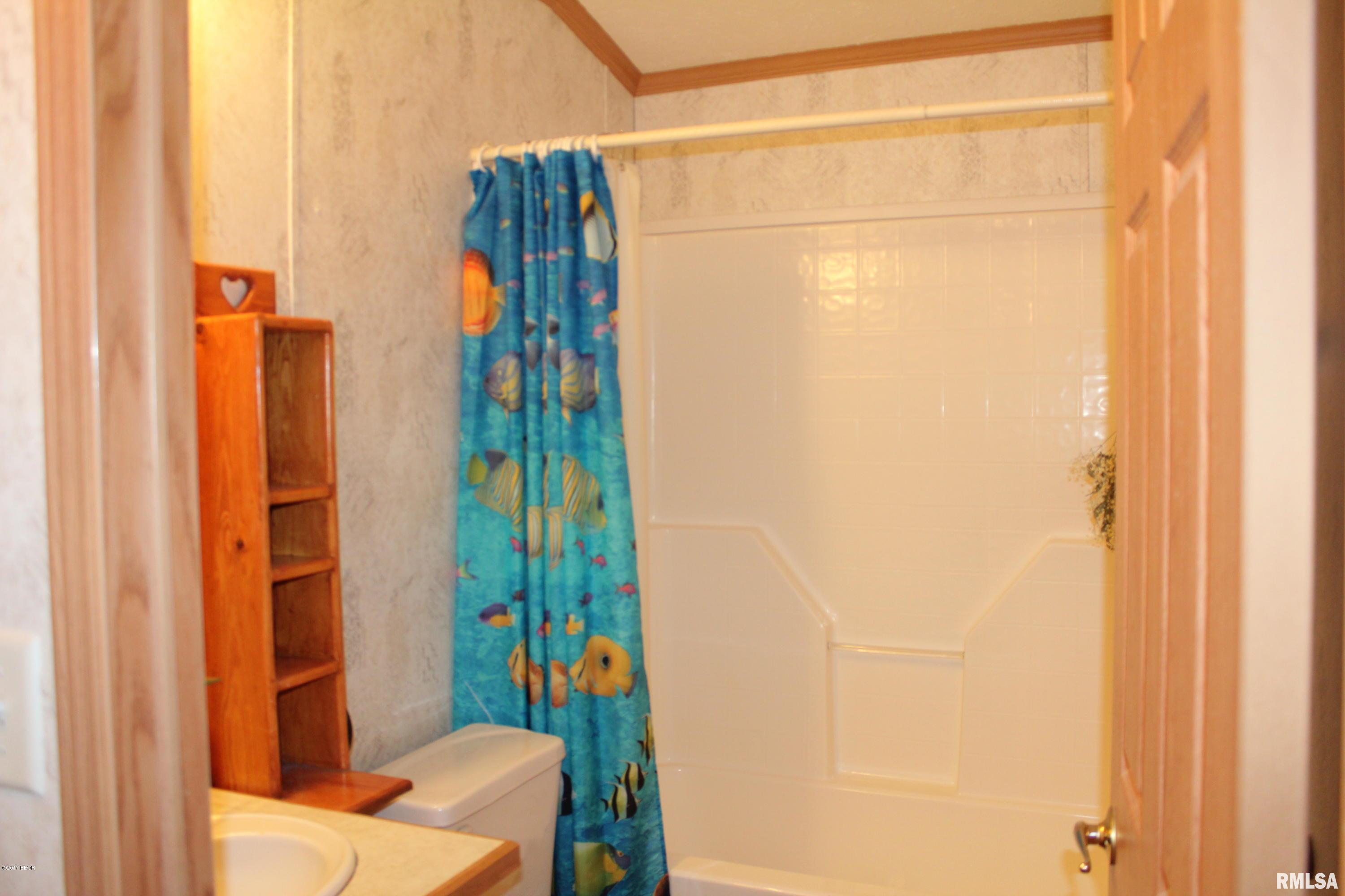 450 Los Angeles Road Carbondale, IL 62901 - Photo 11 of 14 Gallery Image 11
