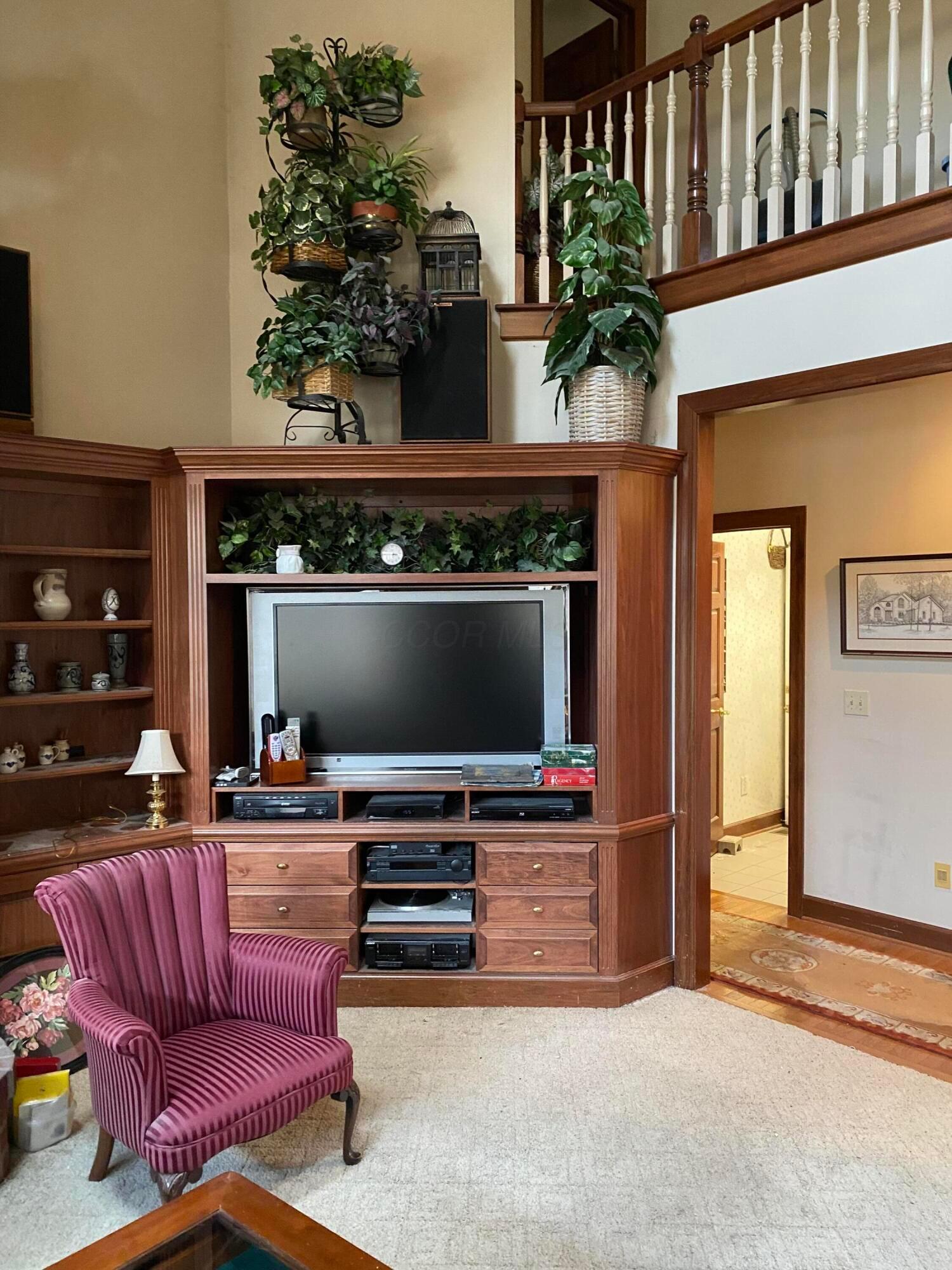 3420 Pine Ridge Drive Lewis Center, OH 43035 - Photo 4 of 31 Family Room Entry Level