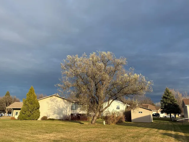 $299,900 | 1511 Westmore Avenue, Wahpeton, ND 58075