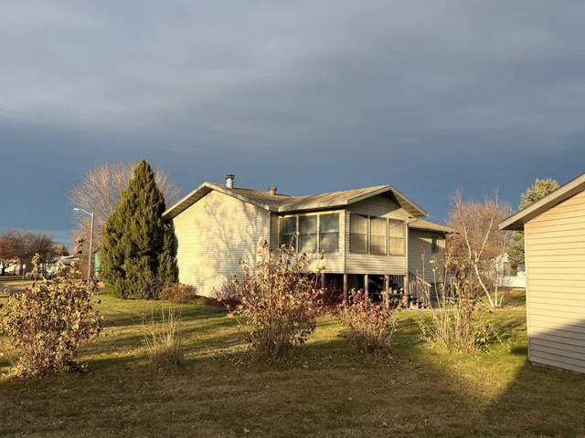 $299,900 | 1511 Westmore Avenue, Wahpeton, ND 58075